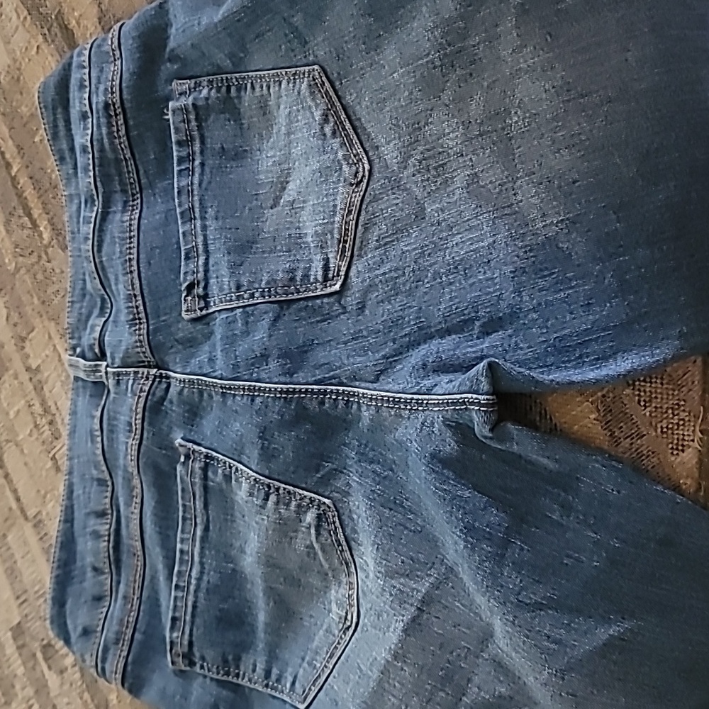 JEANS - Picture 2 of 4